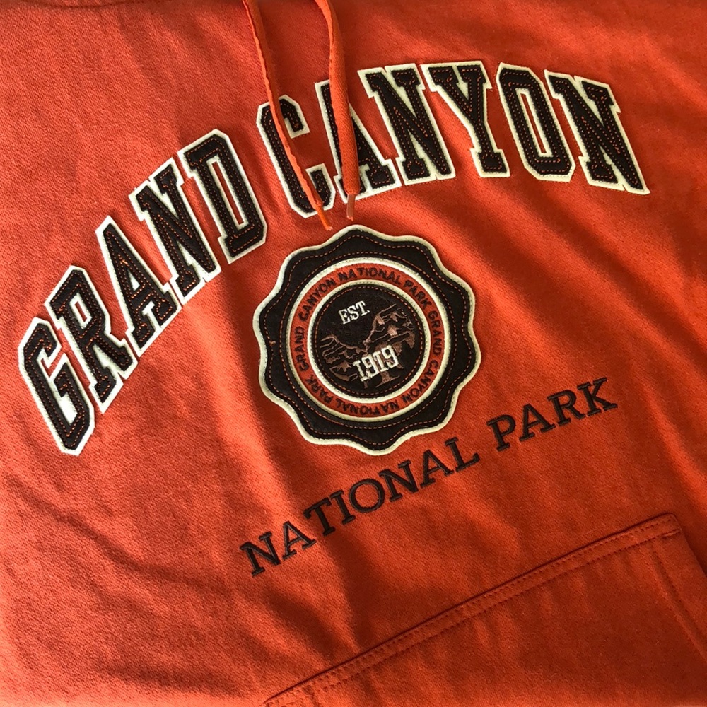 *[Prairie Mountain]* sweatshirt